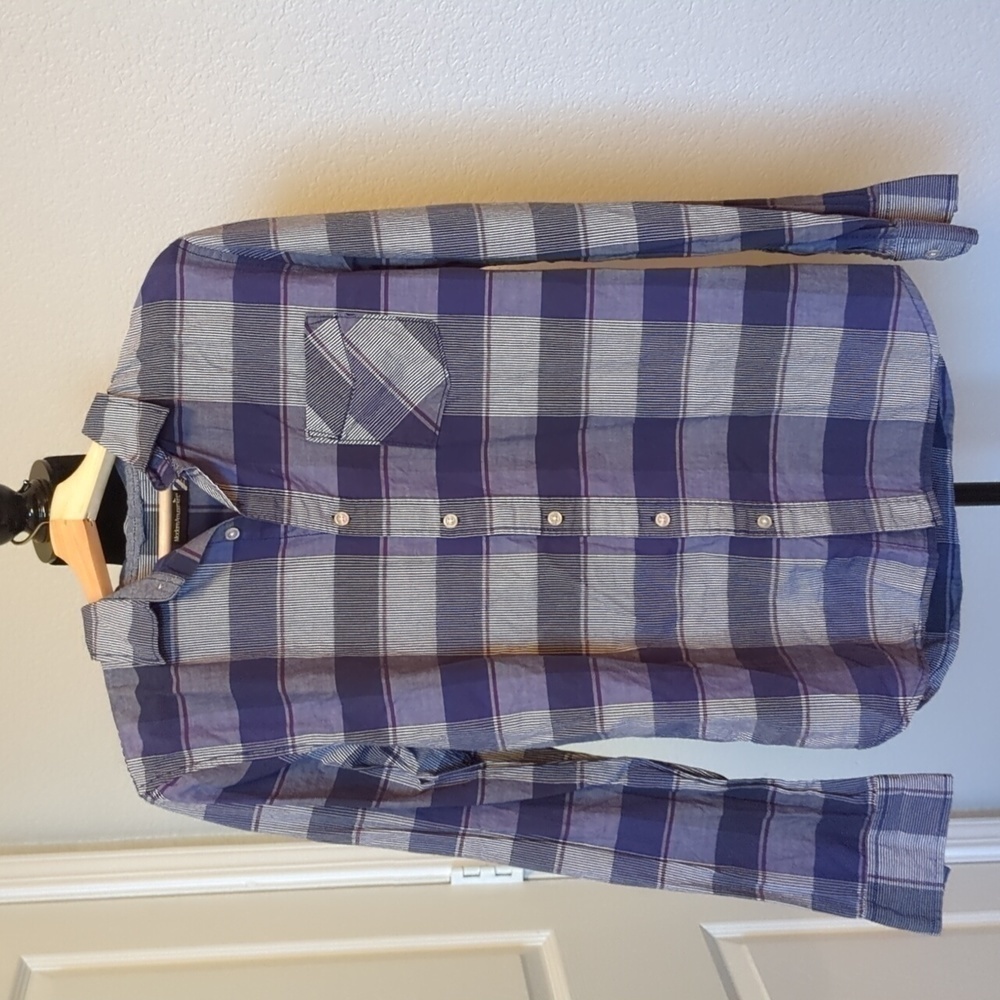 Modern Amusement mens size medium